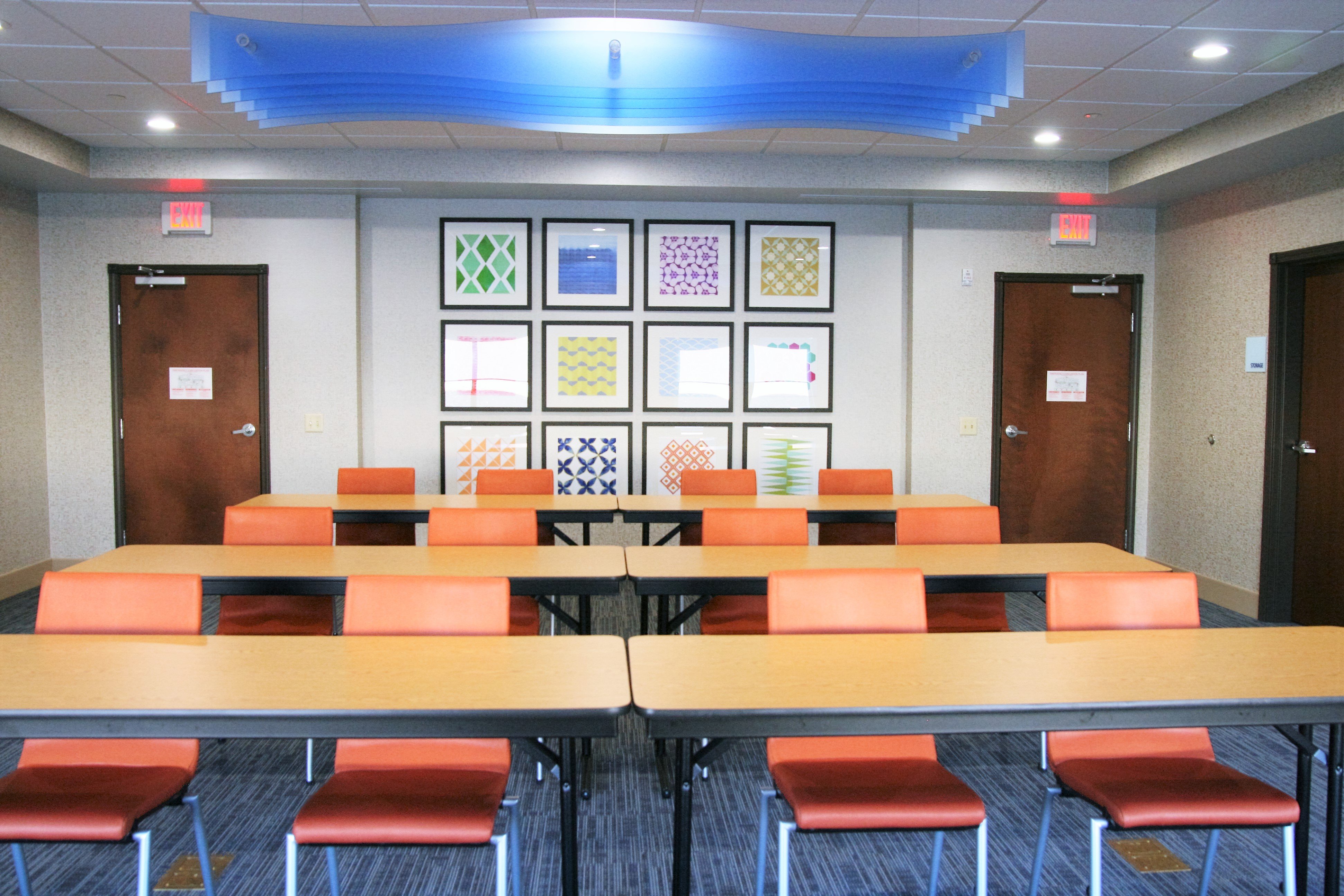 Holiday Inn Express Suites Clarion 17/22