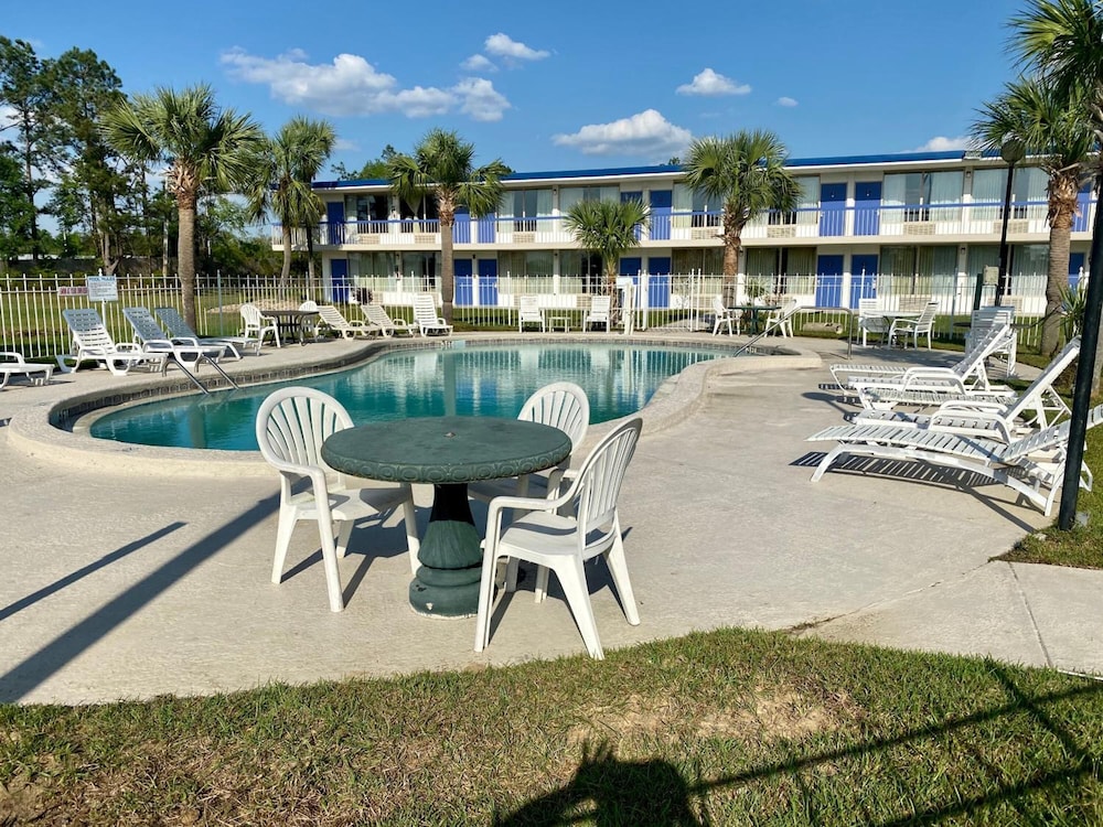 Motel6 Marianna, FL 48/60