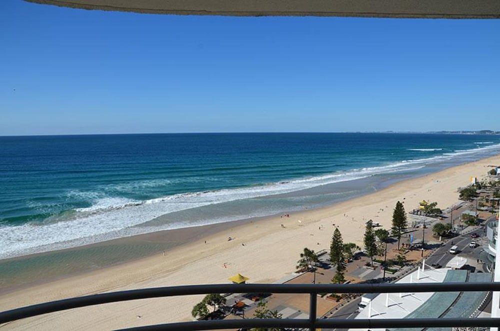Zenith Ocean Front Apartments 36/50