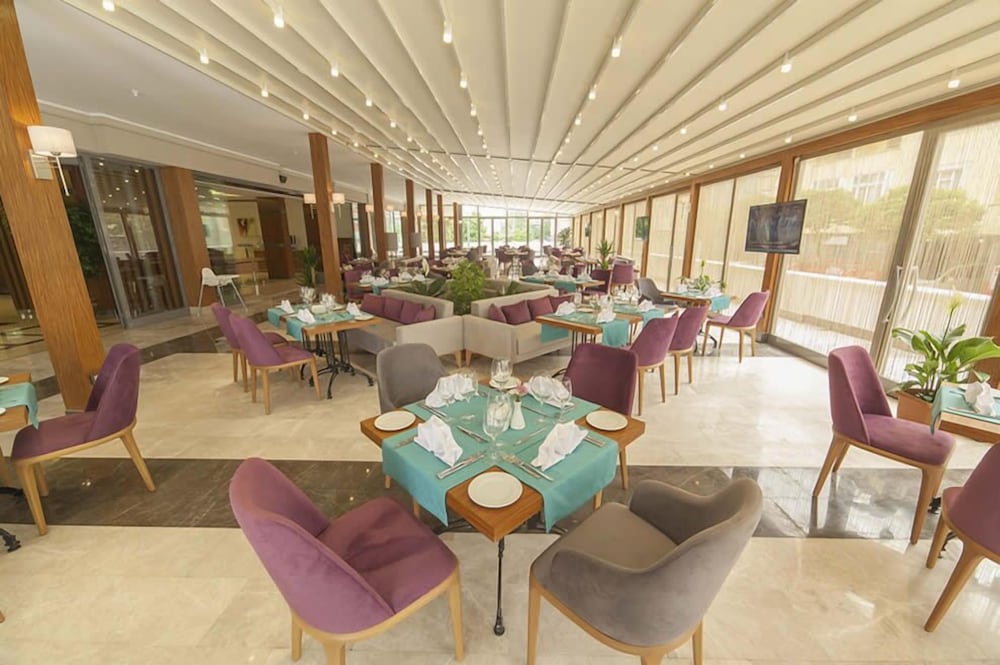 LAMEC HOTEL BUSINESS 21/32