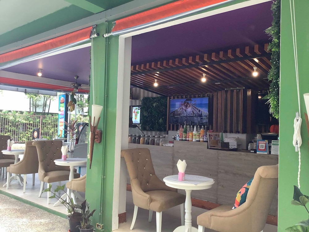 Kata Beachwalk Hotel And Bungalows 56/74