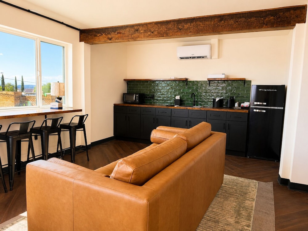 Lake Powell Canyon Inn 38/58