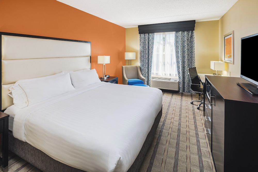 Holiday Inn Express And Suites Duluth Mall Area 24/69