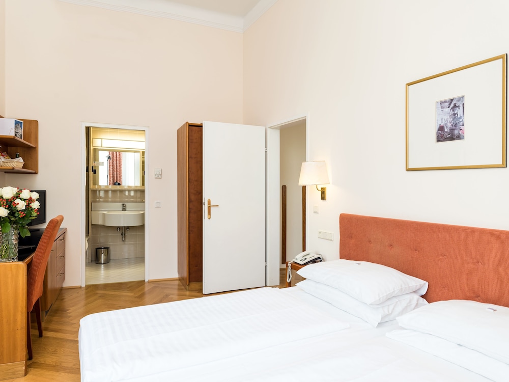 Johann Strauss Hotel 15/52