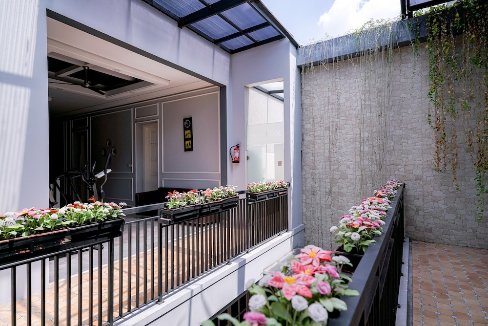 Reddoorz Premium Near Rs Pondok Indah 17/46