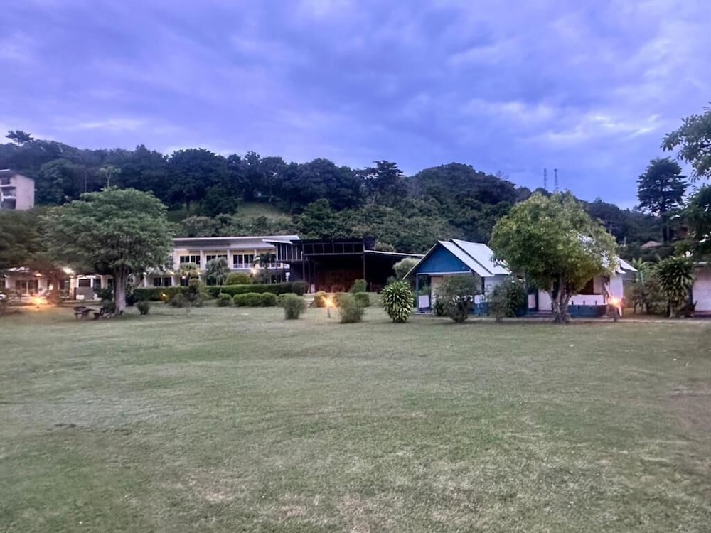 Gypsy Sea View Resort 57/69