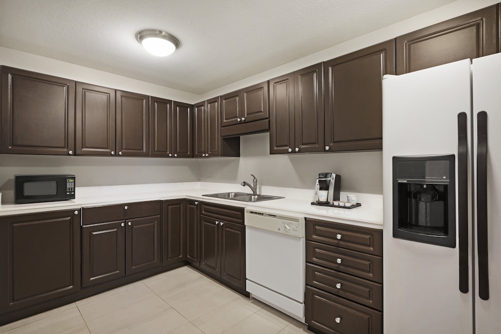 Holiday Inn Express Hotel & Suites Sarasota East - I-75 28/67