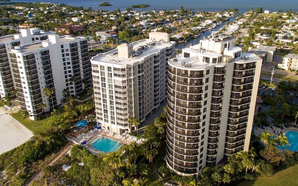 GullWing Beach Resort 8/50
