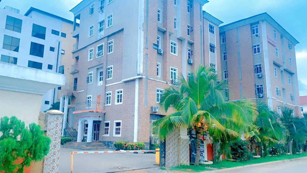 Roses Regency Hotel And Suites 20/22