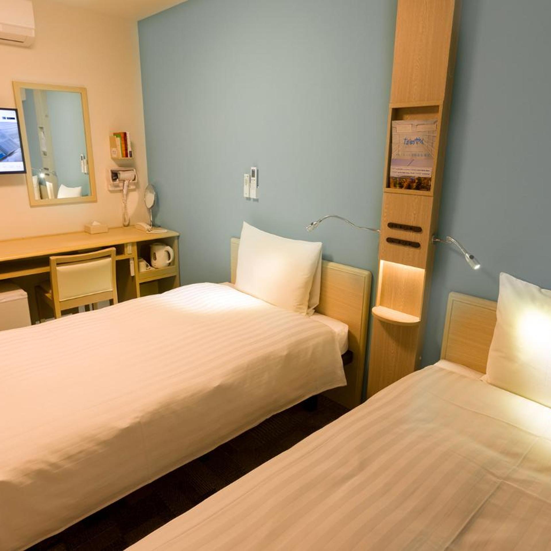 غرفة بسريرين منفصلين للمدخنين، Toyoko Inn JR Wakayama-eki Higashi-guchi 5/10