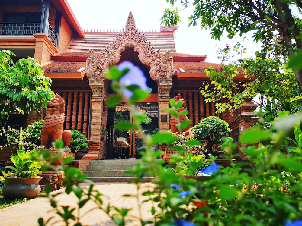 Phor Liang Meun Terracotta Arts Hotel 6/50