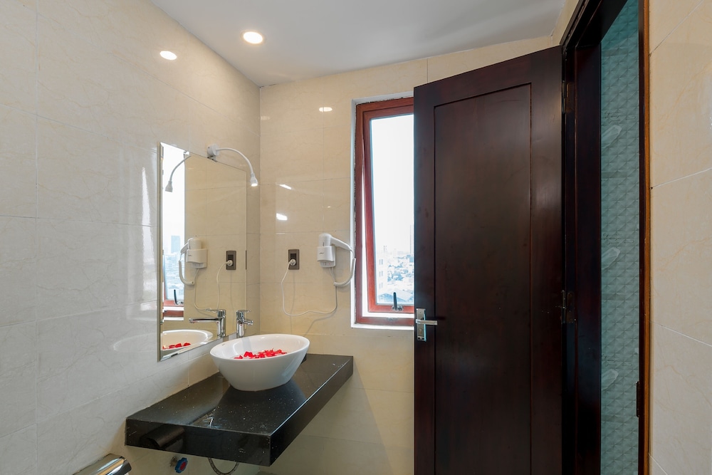 Bantique Hotel 28/30