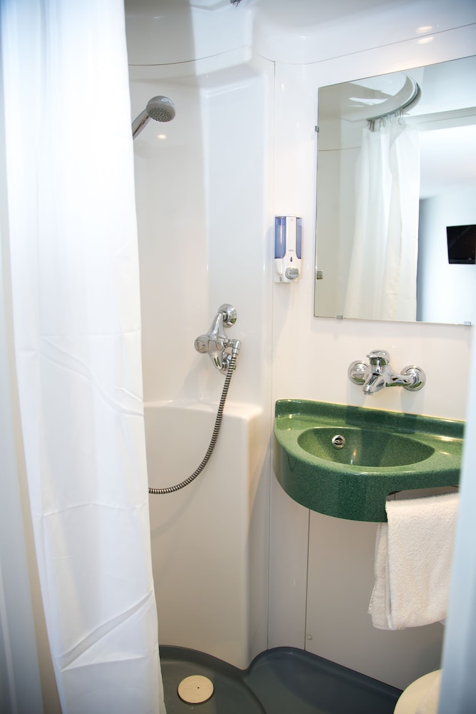Brit Hotel Albi 28/49