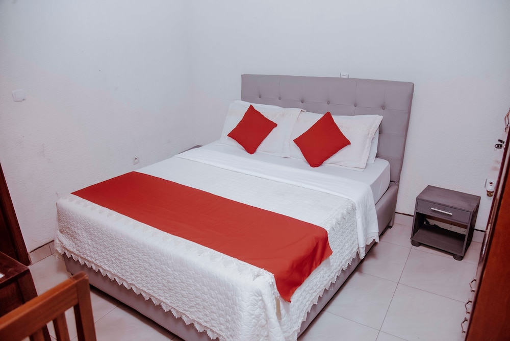 Martin Aviator Hotel 25/70