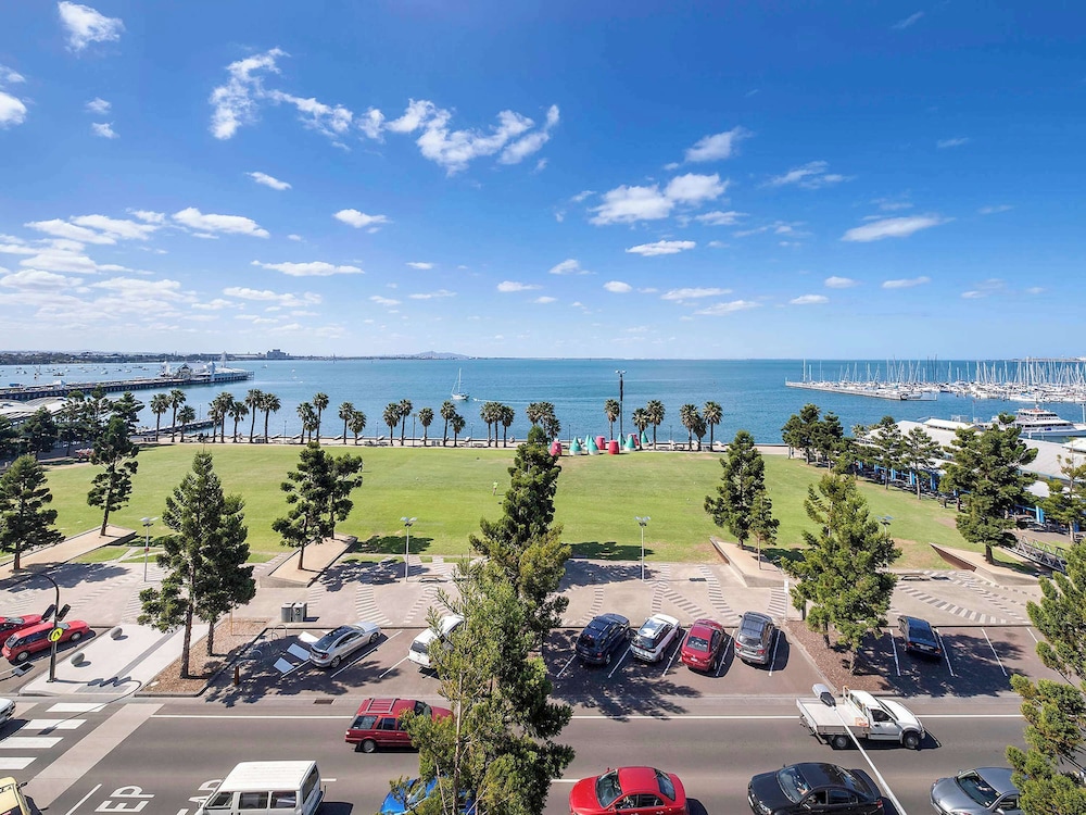 Novotel Geelong 68/74