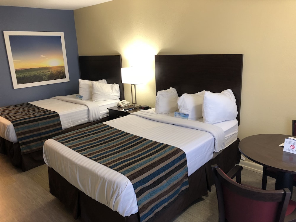 Days Inn by Wyndham Natchez 6/32