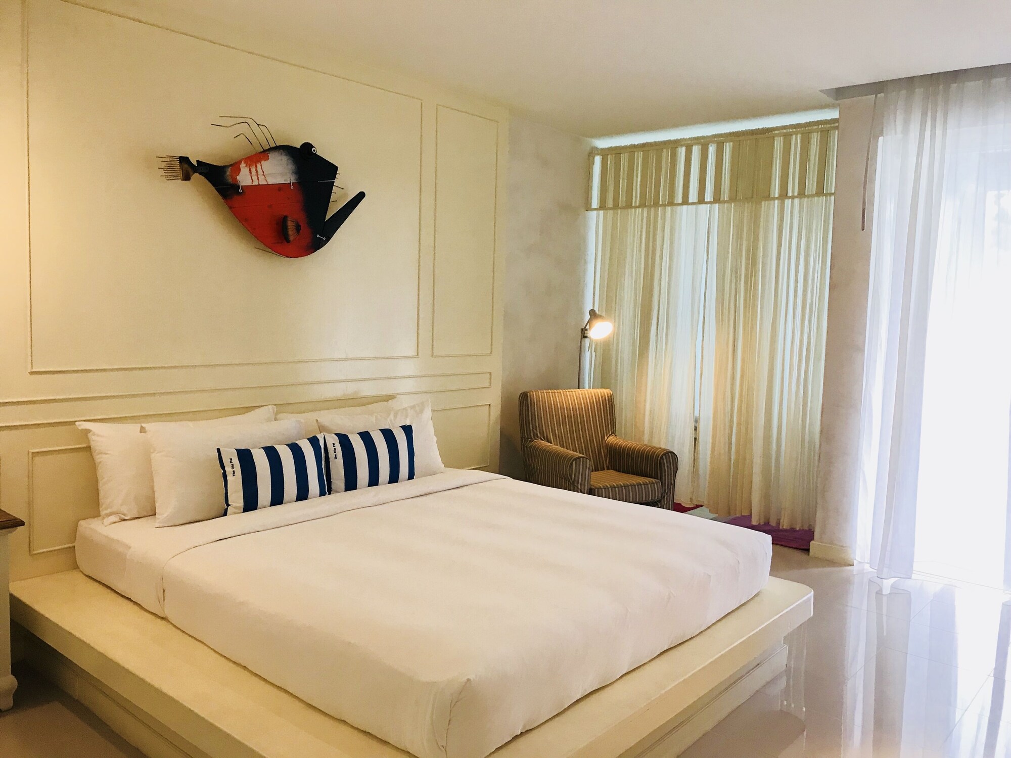 Pier, Deluxe, King Bed