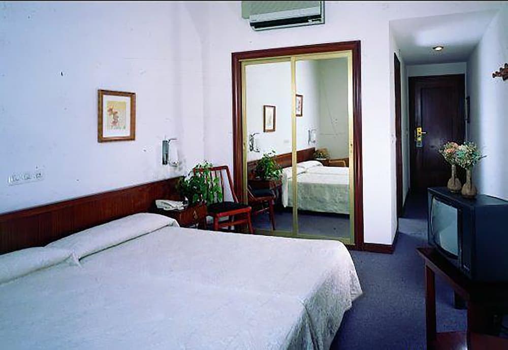 Hotel ELE Acueducto 21/57