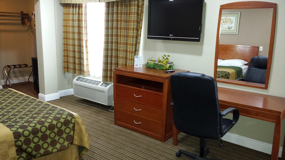 Regency Inn And Suites 18/27