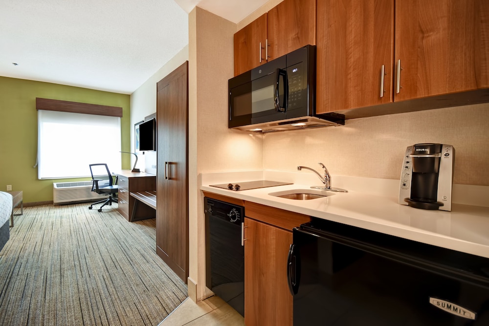 Holiday Inn Express Newport North - Middletown 18/49