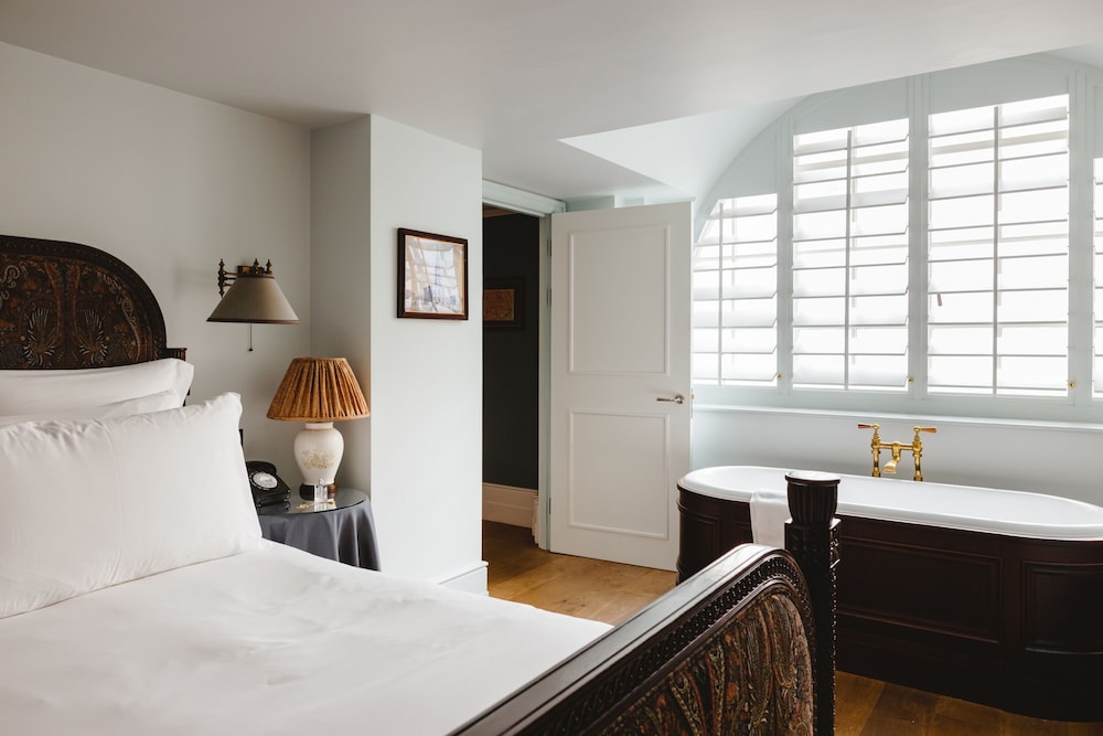 FAMILY SUITE, 2 BEDS
