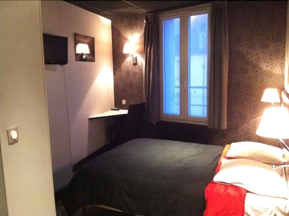CAFE HOTEL DE L'AVENIR 9/25