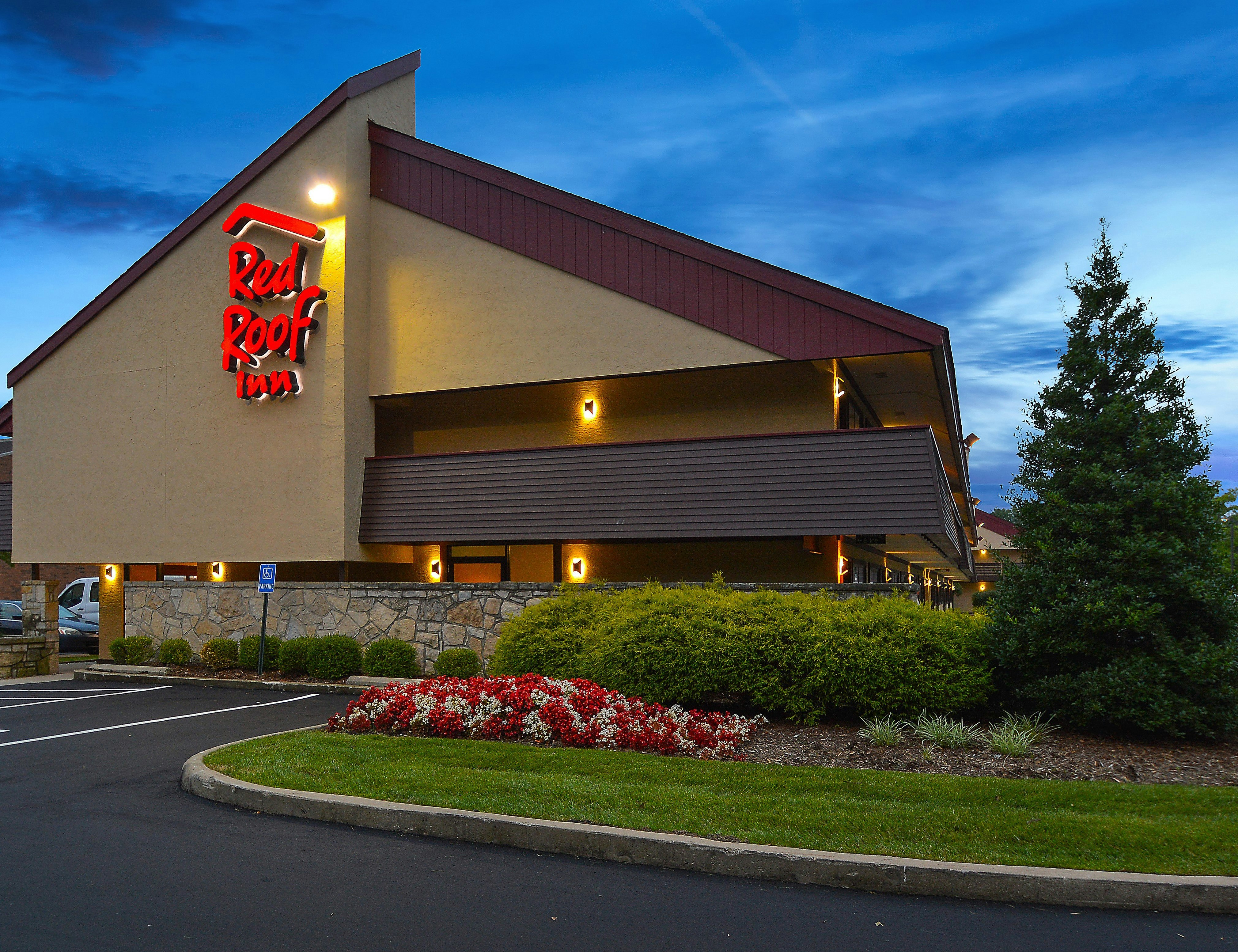 Red Roof Inn Louisville East - Hurstbourne 2/18