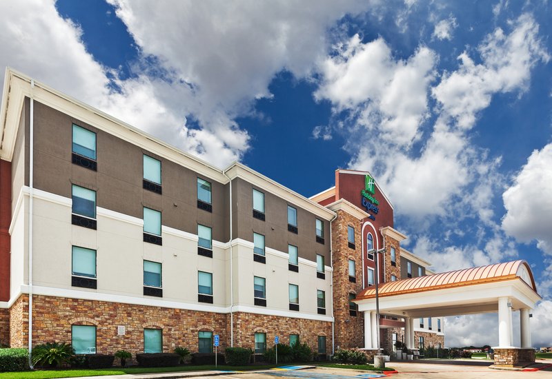 Holiday Inn Express & Suites Port Arthur Central-Mall Area 5/52