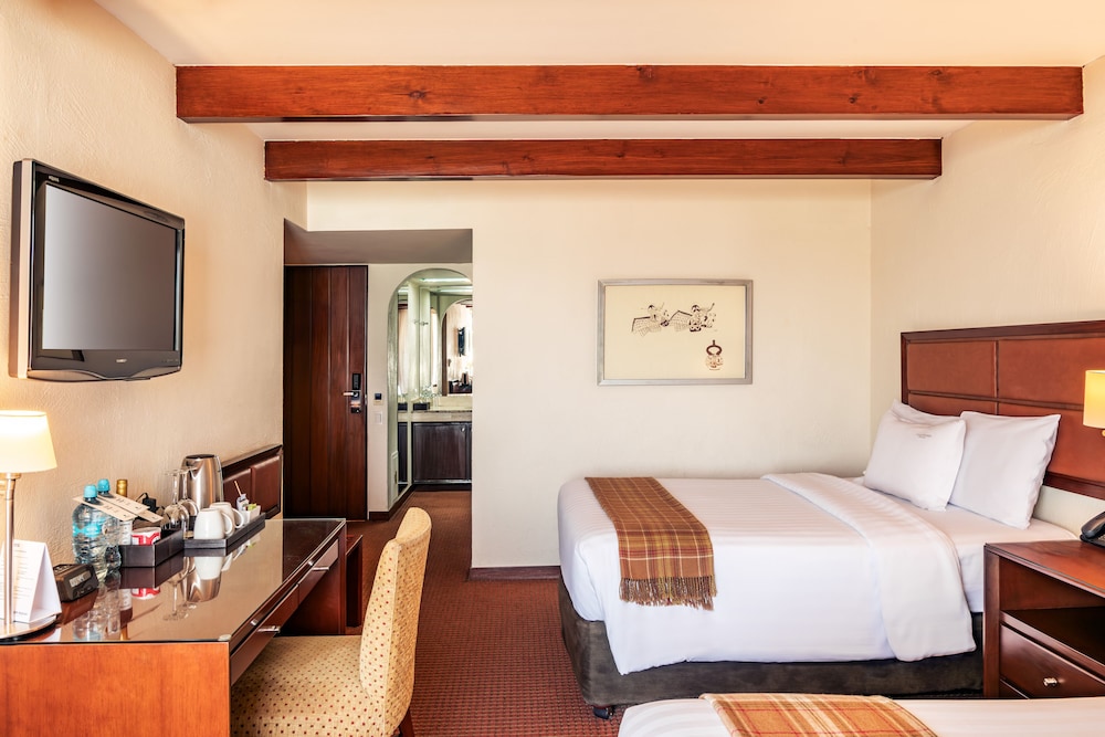 TRADITIONAL, 2 DOUBLE BEDS
