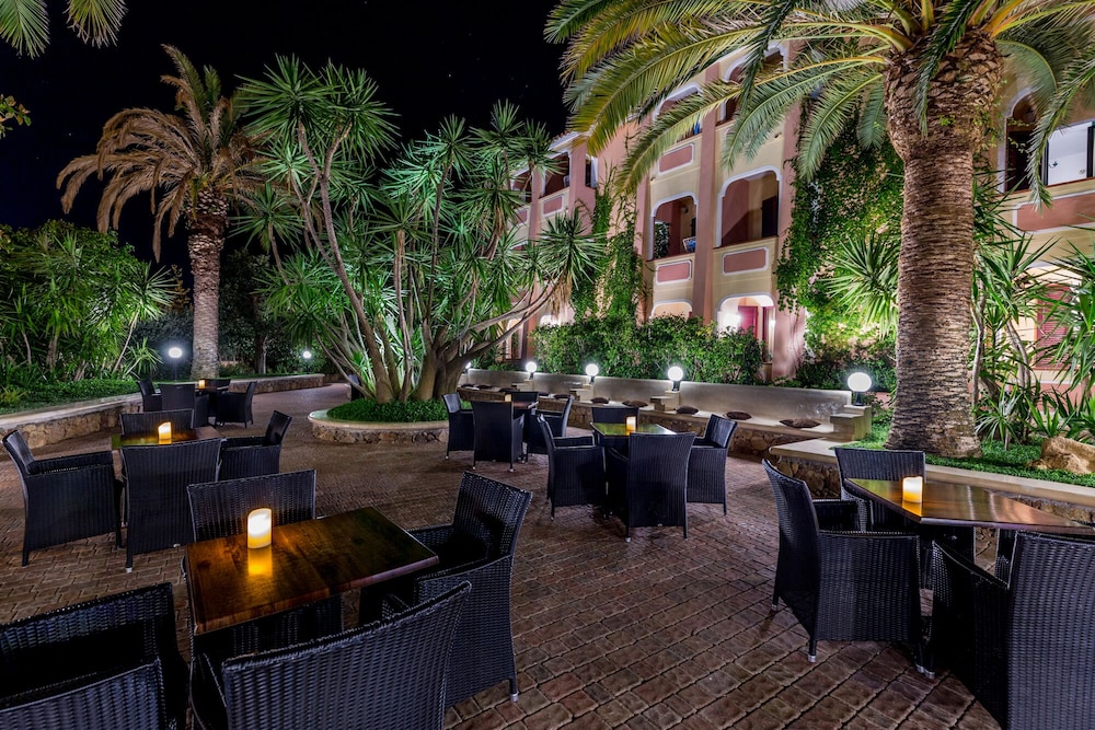 CALA GINEPRO RESORT AND SPA 43/50