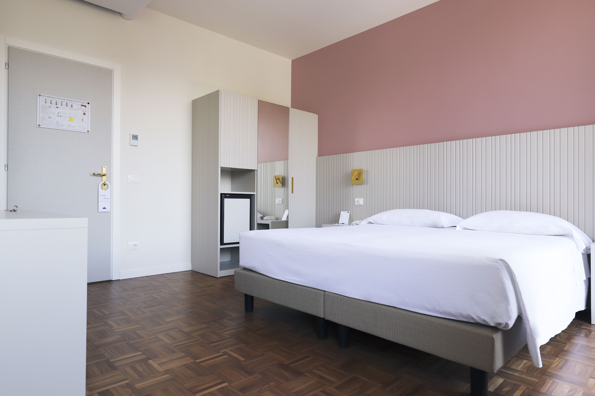 ROOM, DOUBLE BED, BALCONY