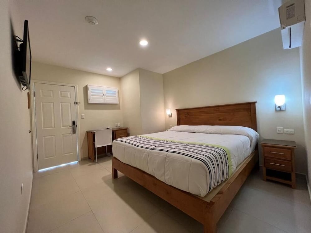 Hotel Baja 11/26
