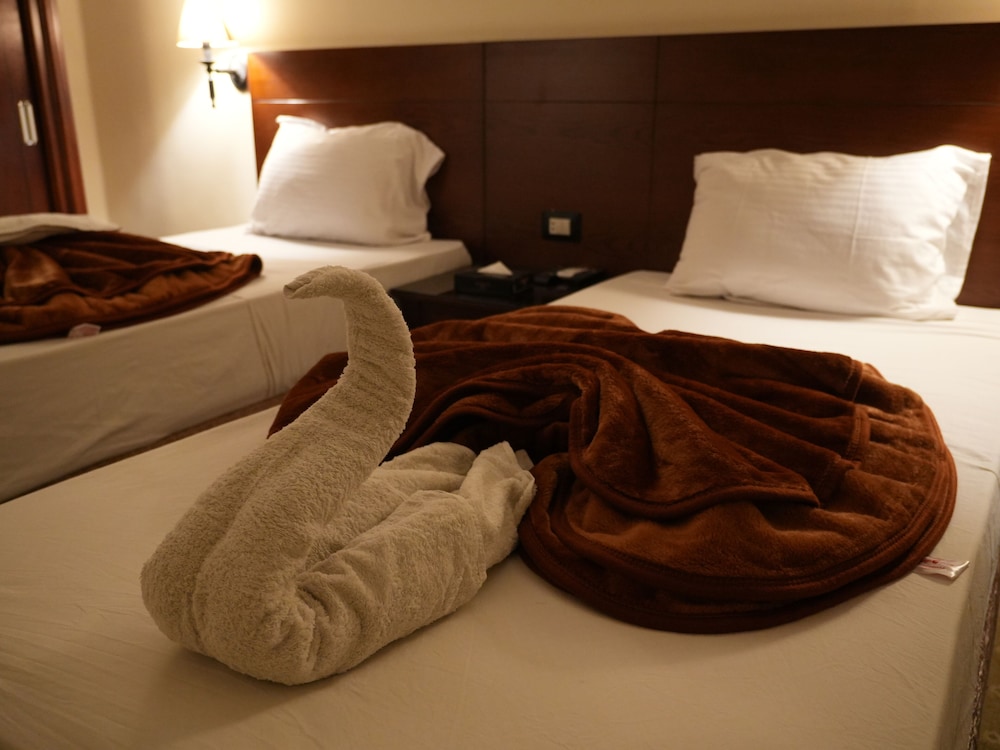 Montana Hotel 35/55