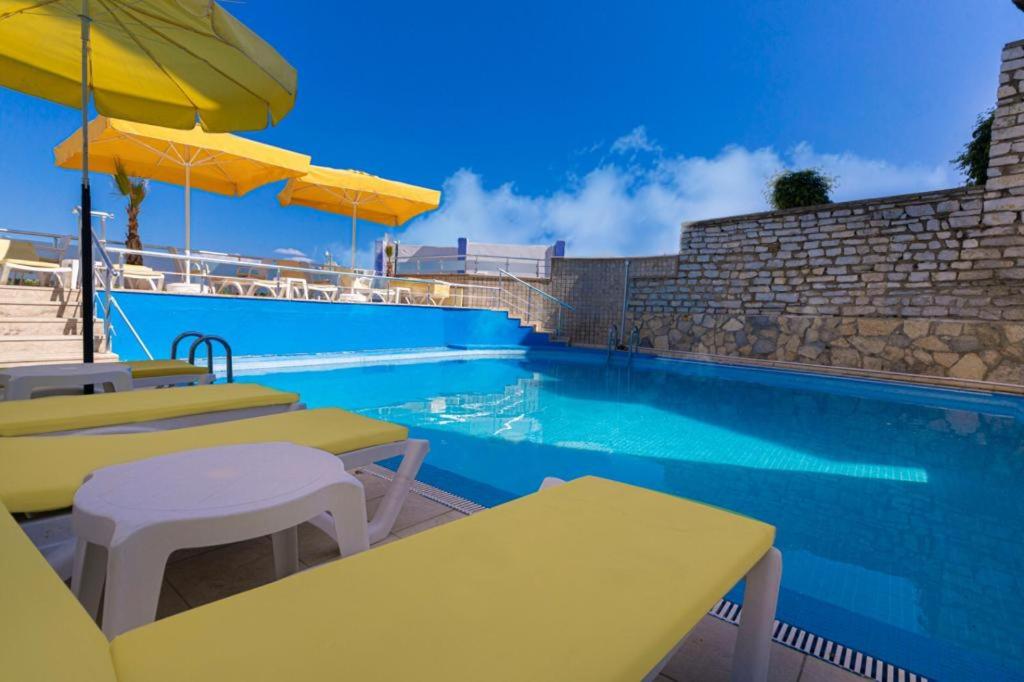 Hola Bodrum 30/32