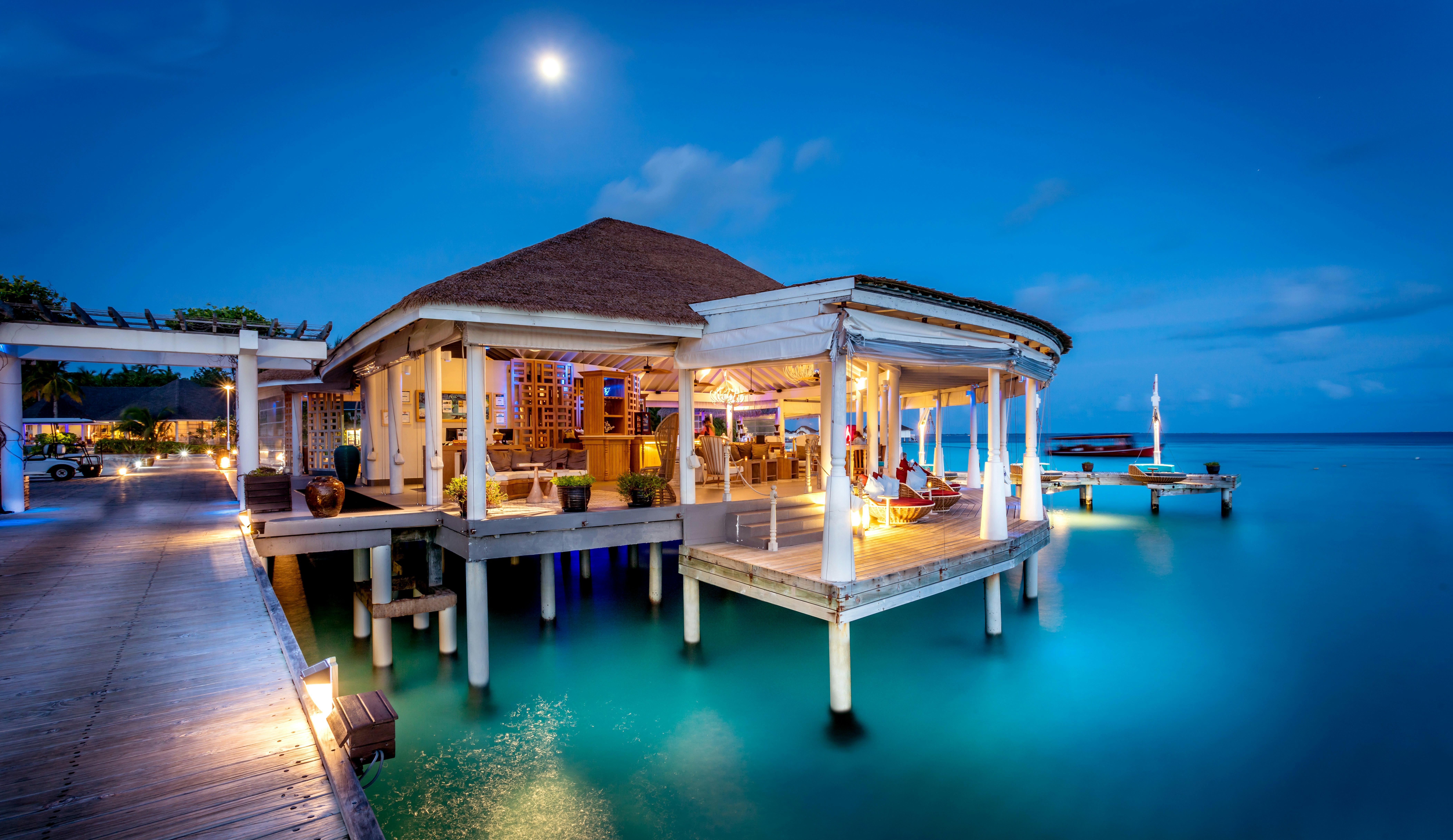 Machchafushi Island Resort & Spa Maldives, The Centara Collection 10/90