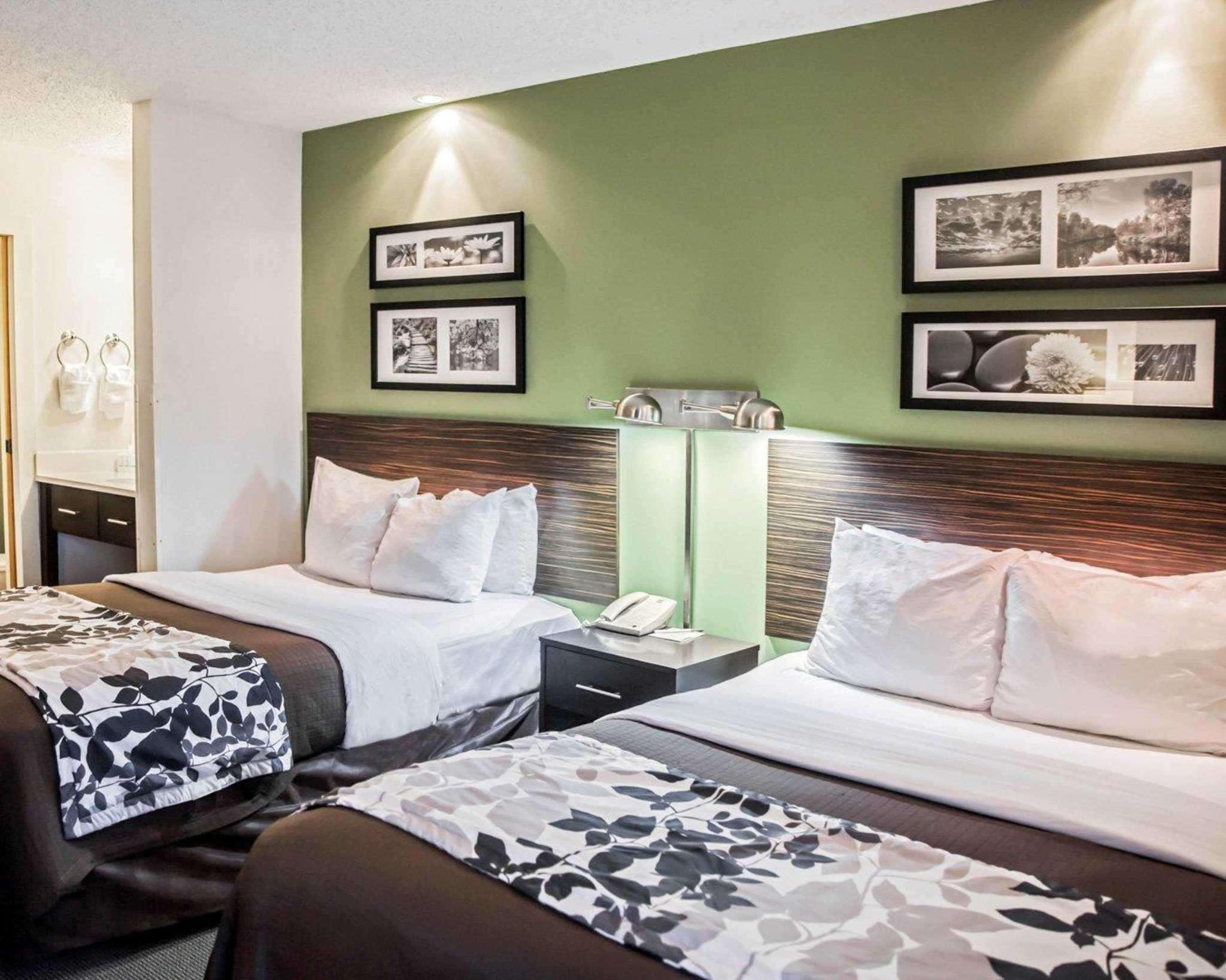 ROOM, 2 DOUBLE BEDS