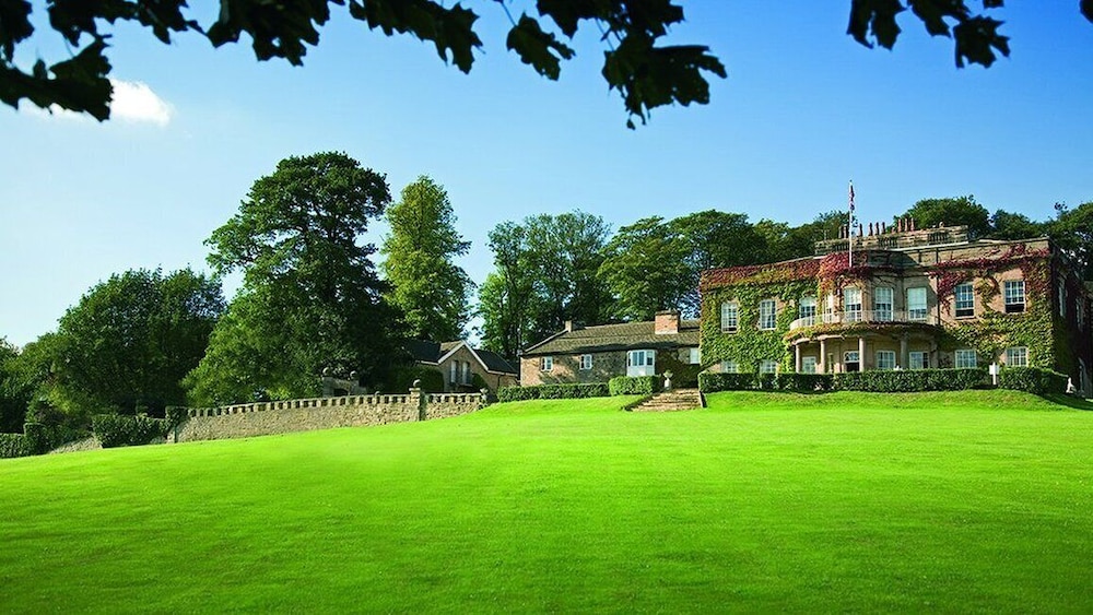 Wood Hall Hotel & Spa 52/55