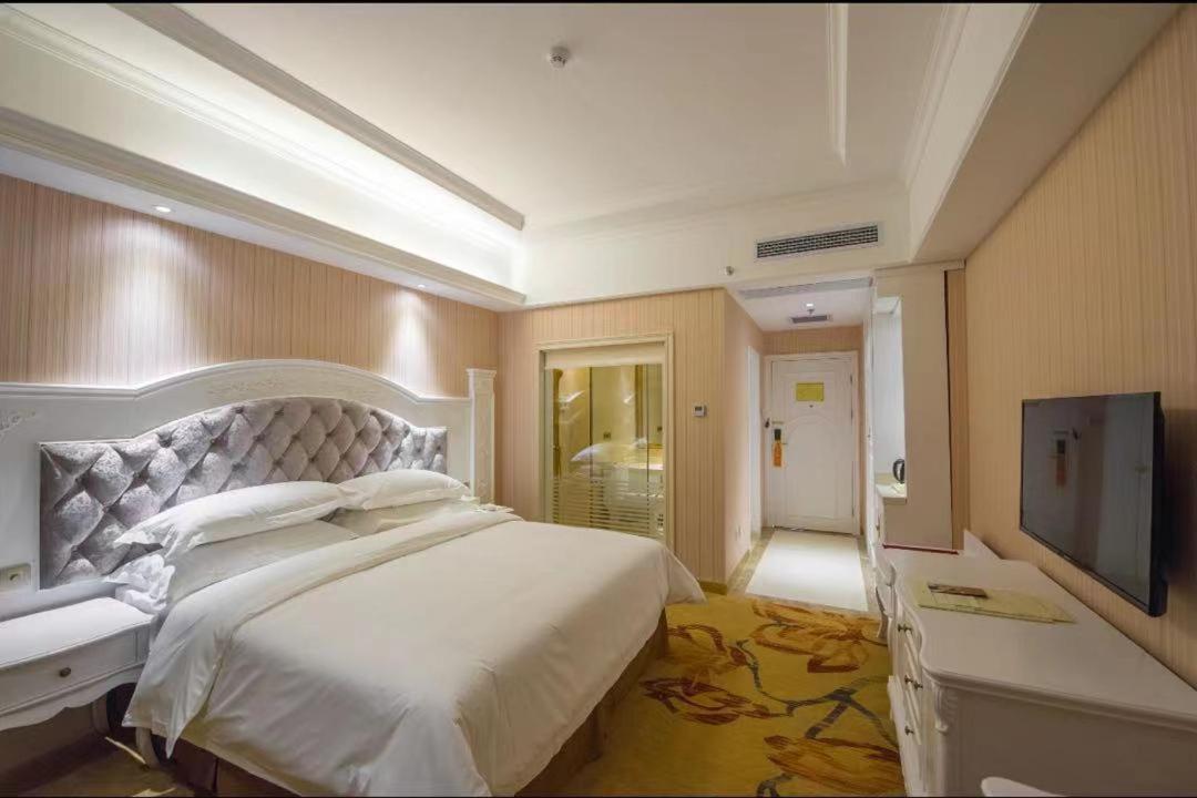 Vienna International Hotel (Guilin Wanda) 12/26