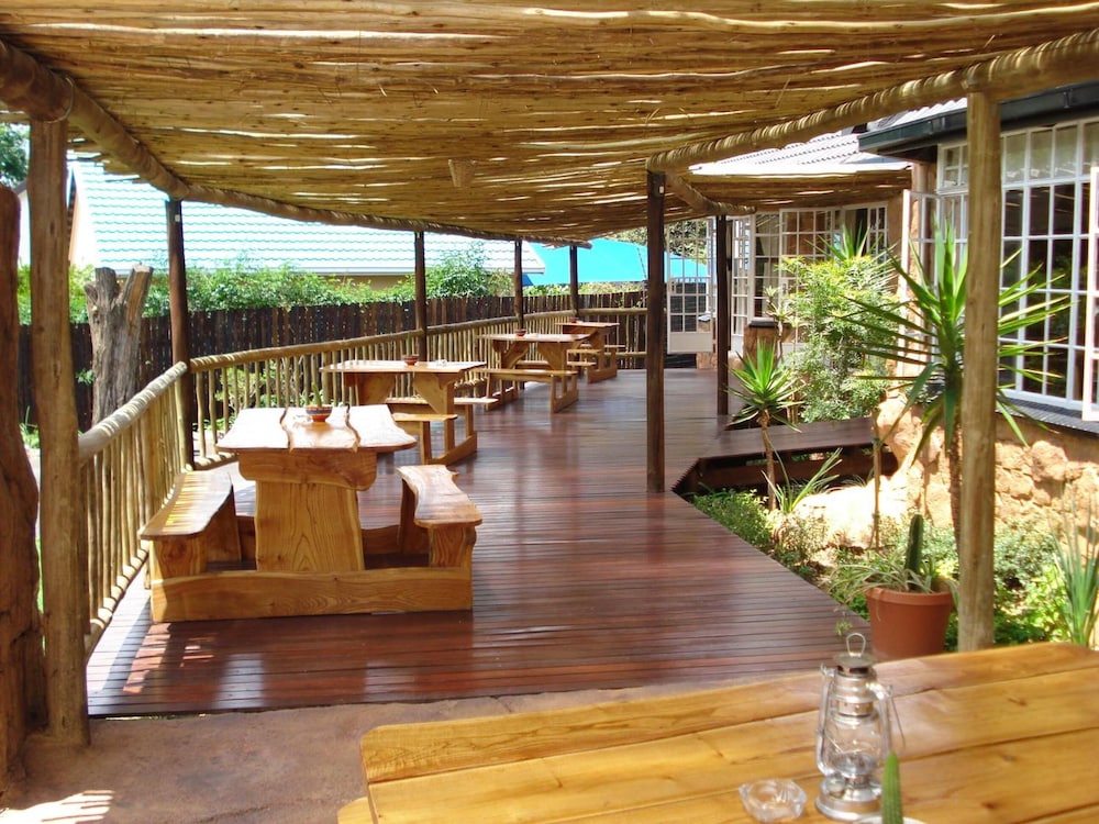Flintstones Guest House Fourways 26/50