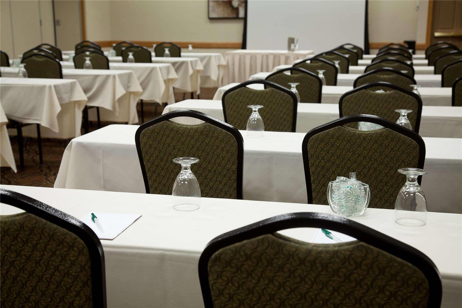 Country Inn & Suites By Radisson Mankato Hotel And Conference Center 32/38