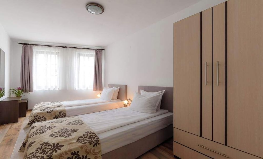 2 BEDROOMS, APARTMENT