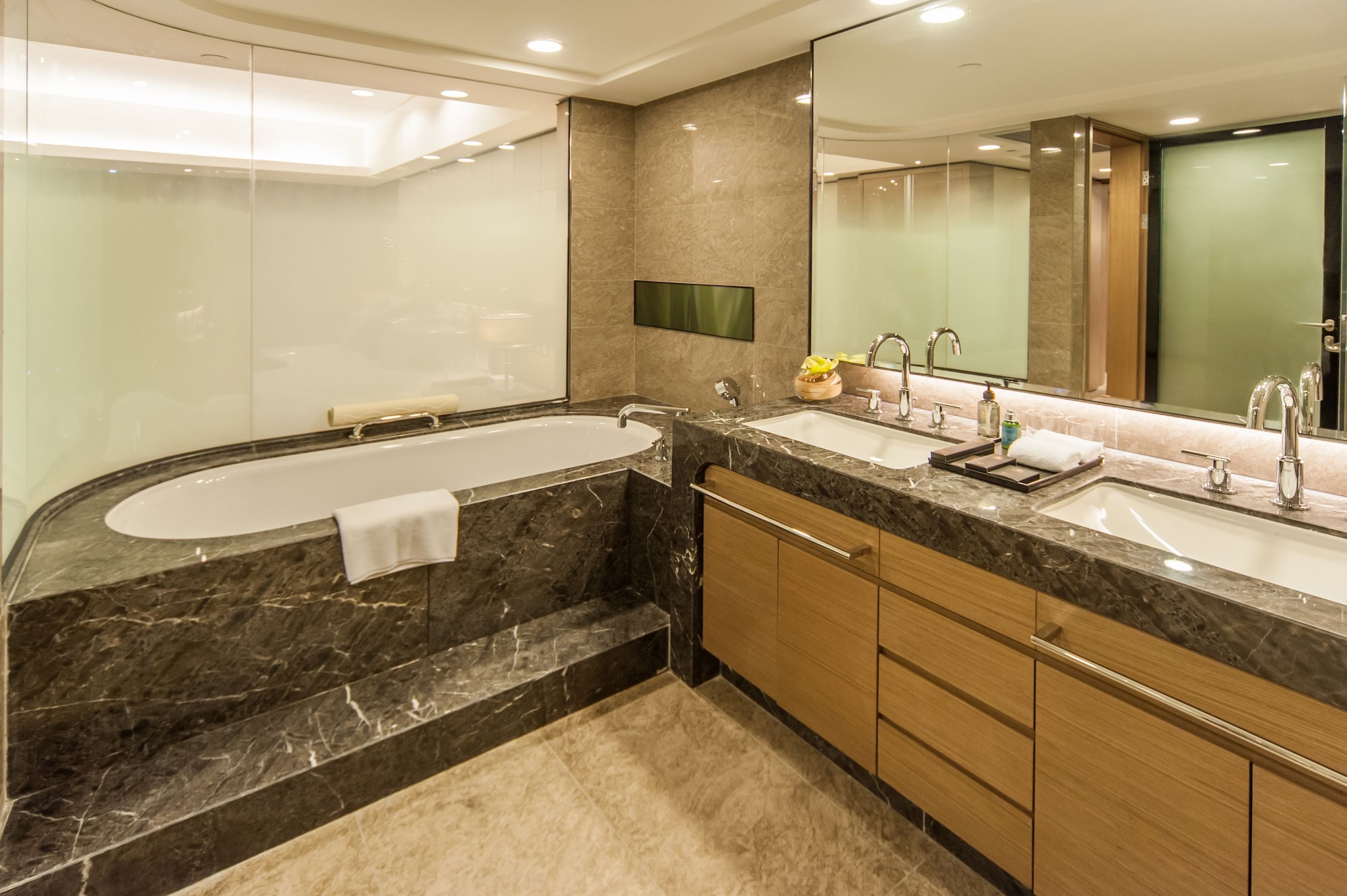 1 Bedroom, Premier, Apartment, King Bed, City View, Kitchen, Ascott IFC Guangzhou 9/10