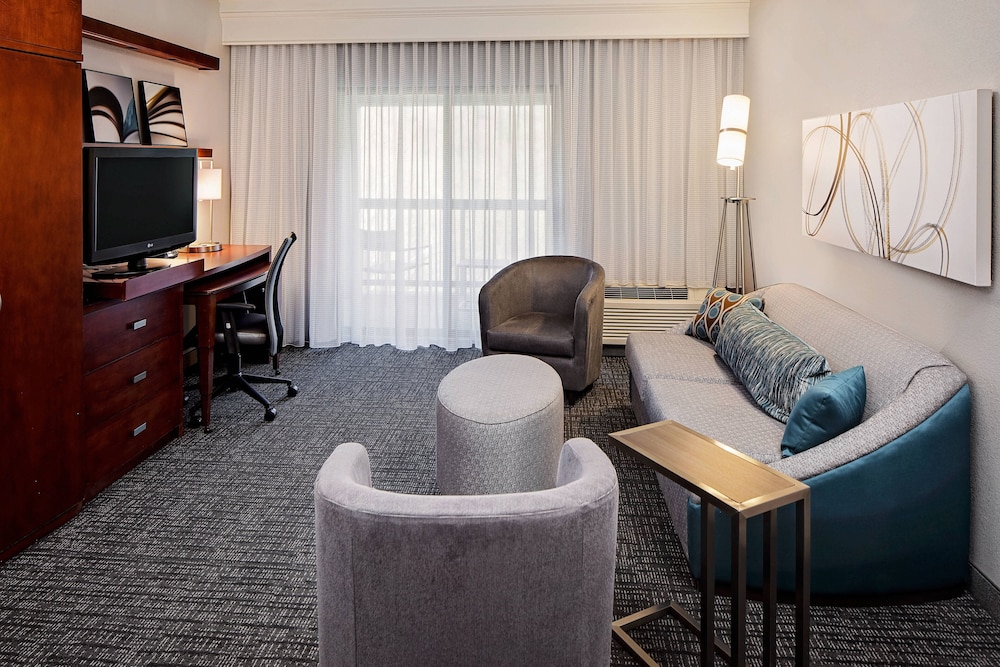 Courtyard by Marriott West Homestead Waterfront 17/26