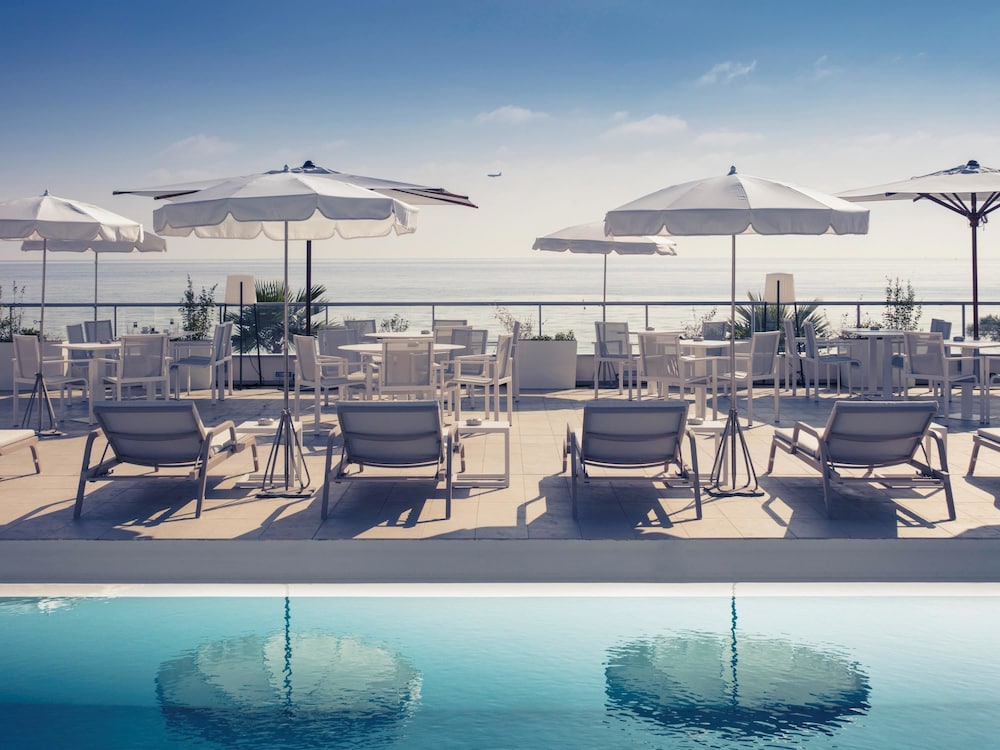 Mercure Villeneuve-Loubet Plage hotel 44/48