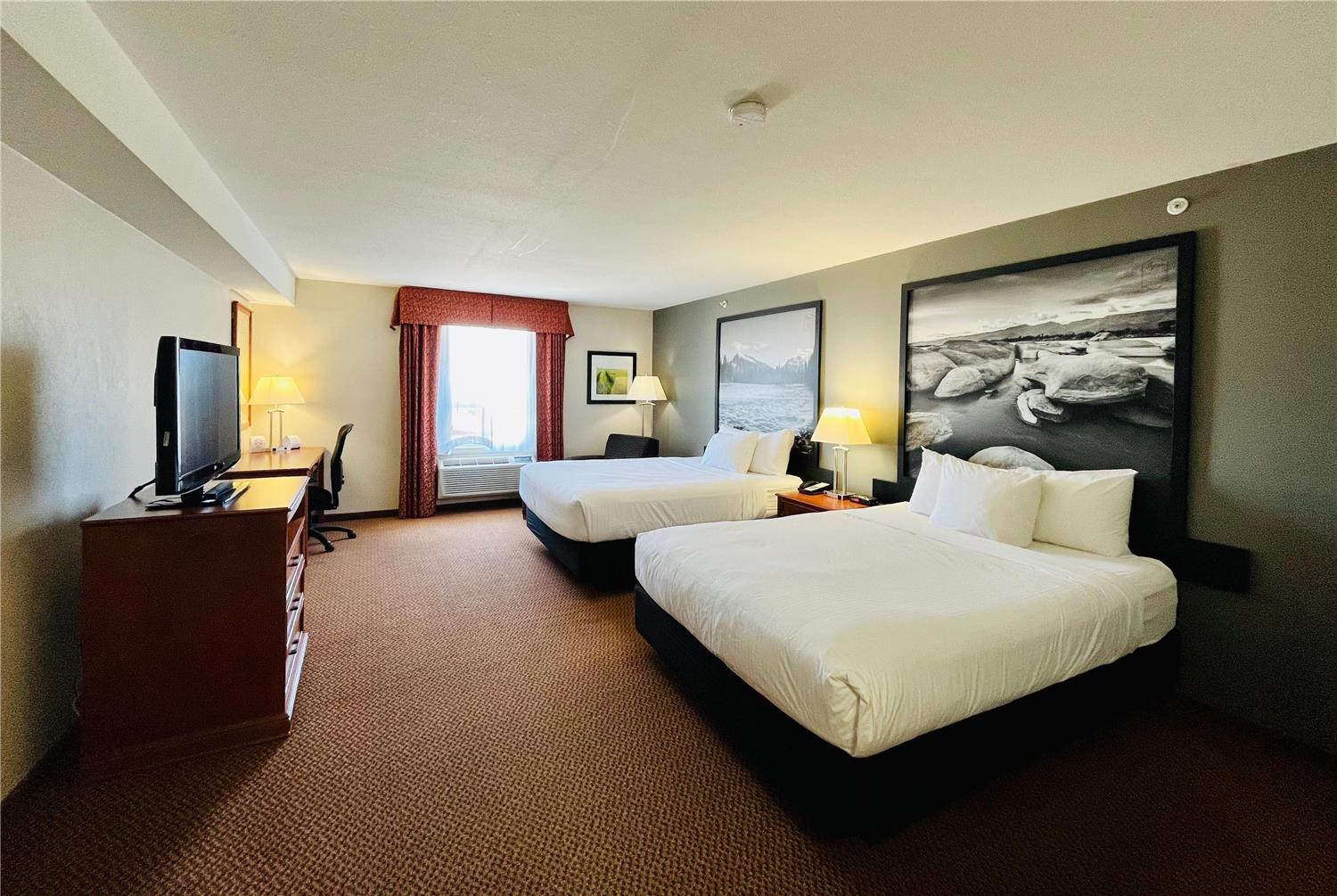 Super 8 By Wyndham Grande Prairie 5/35