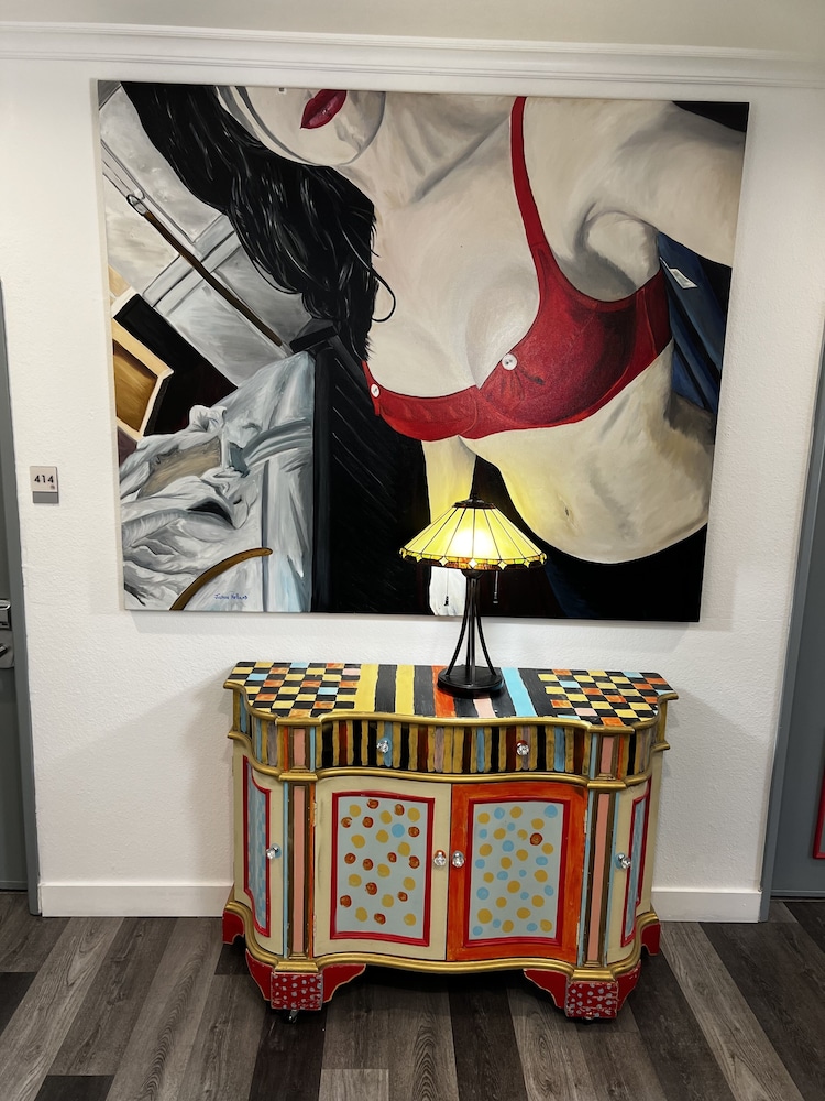 Urban Boutique Hotel 58/82