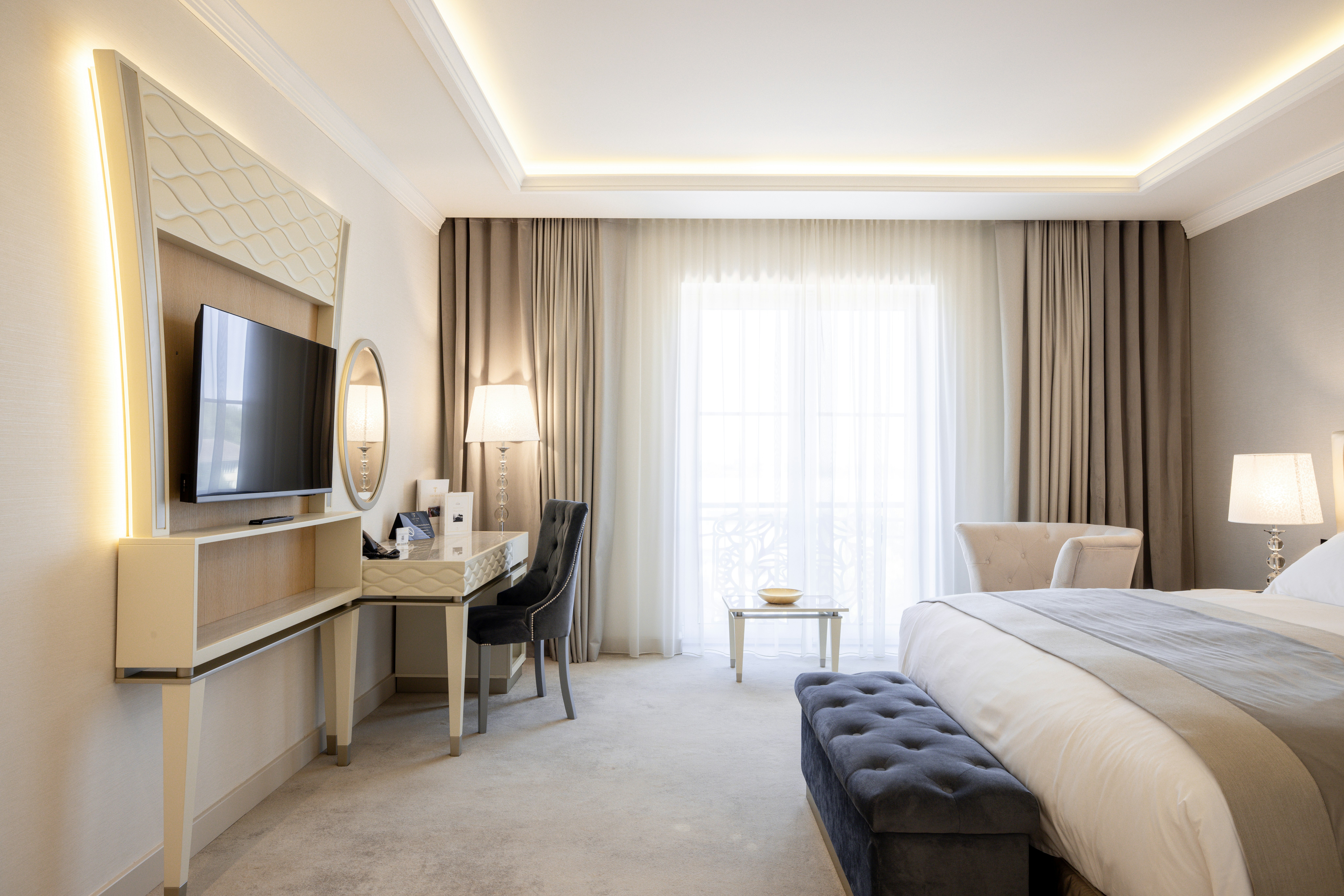 Guest Room, King Bed