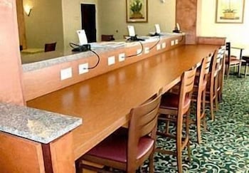 Fairfield Inn Suites Denton 4/21