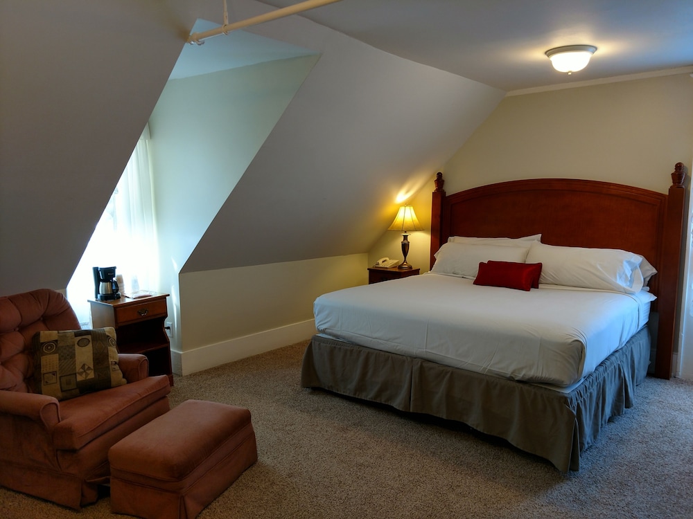 Thayers Inn 26/68