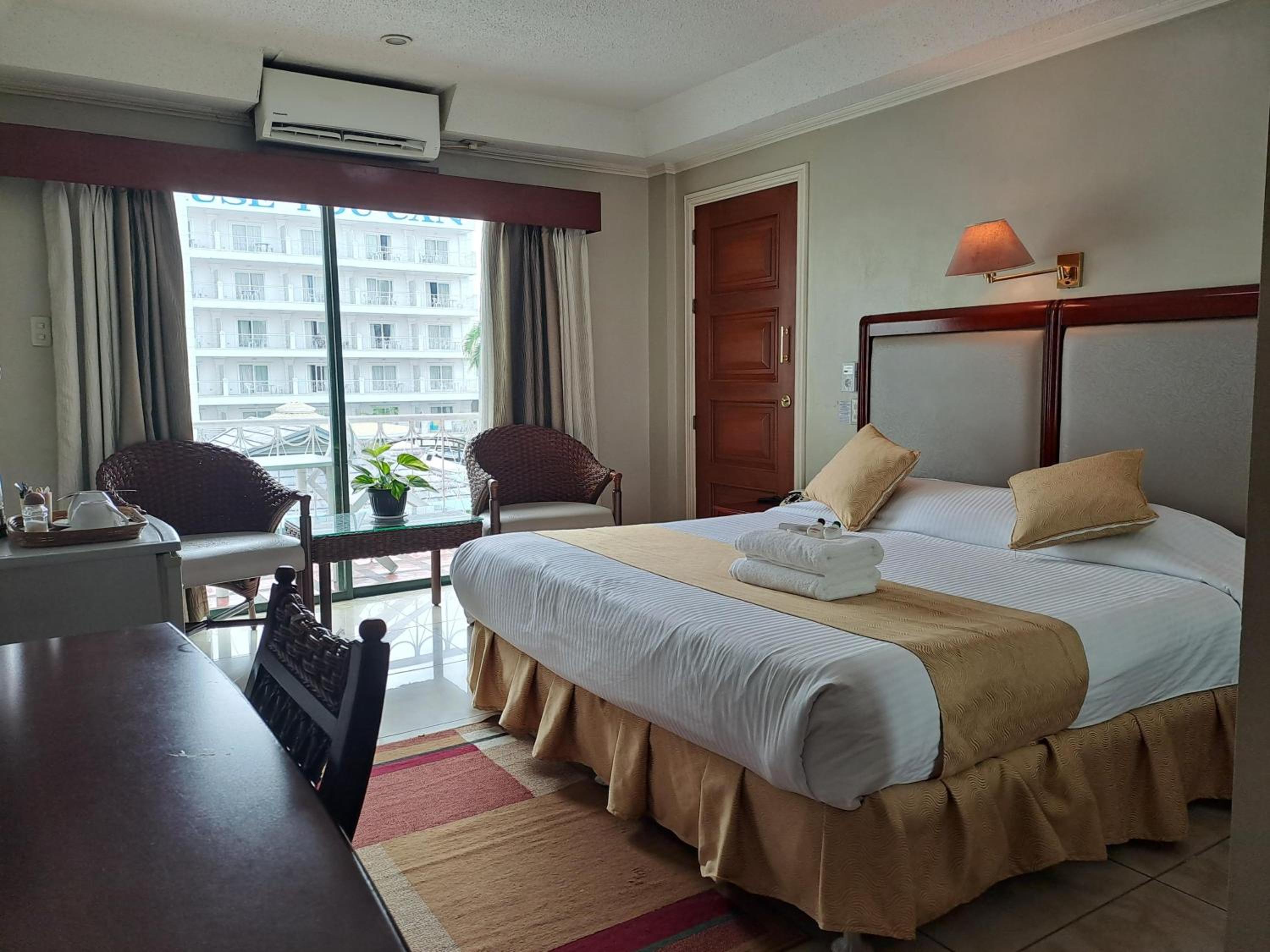 Room, Balcony